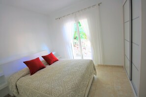 3 soverom, strykejern/-brett, wi-fi (inkludert) og sengetøy