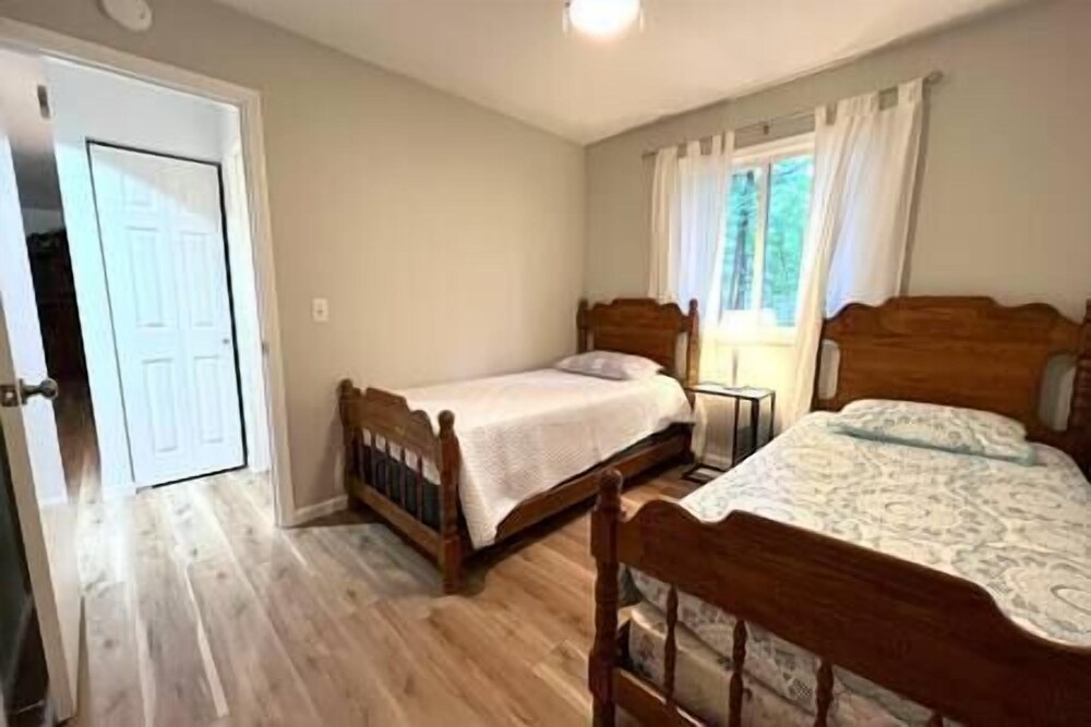 Woodview // Interlochen Home Near Beaches, Arts, & Northern Michigan