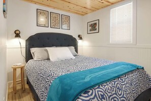 6 bedrooms, free WiFi, bed sheets