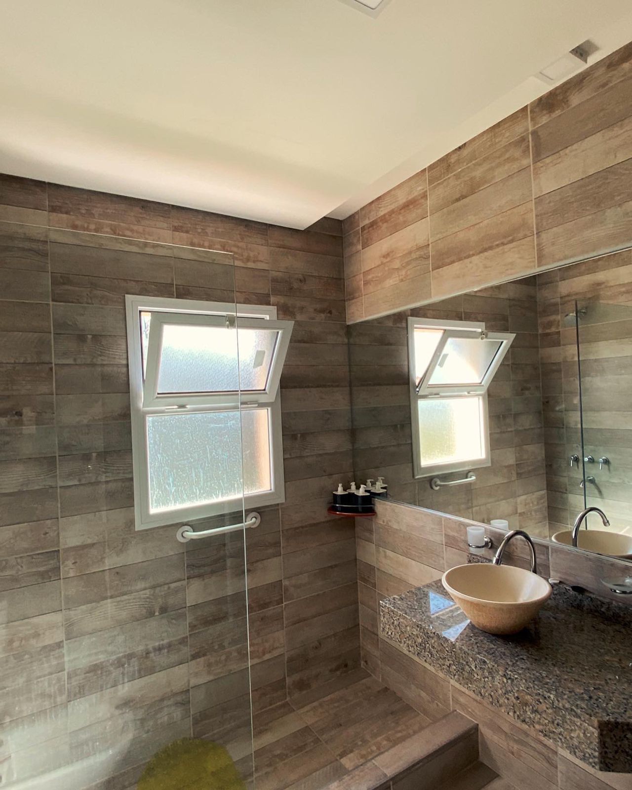 Superior Apartment | Bathroom | Separate tub and shower, rainfall showerhead, hair dryer, bidet