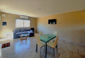 Apartament superior, 2 dormitoris, vistes a la muntanya | Sala d'estar