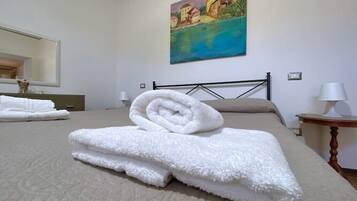 3 Schlafzimmer, BĂŒgeleisen/BĂŒgelbrett, kostenloses WLAN, BettwĂ€sche