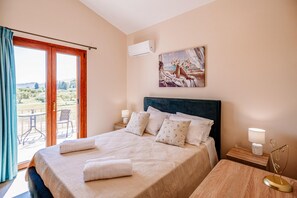3 bedrooms, in-room safe, iron/ironing board, free WiFi