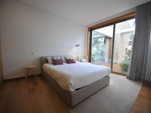 5 makuuhuonetta, silitysrauta/-lauta, ilmainen Wi-Fi, vuodevaatteet