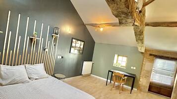 4 soverom, strykejern/-brett, reiseseng for barn og wi-fi (inkludert)