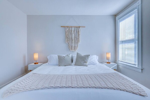 6 bedrooms, desk, iron/ironing board, WiFi