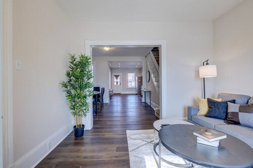 Brickstone Supreme Lodge-Main St