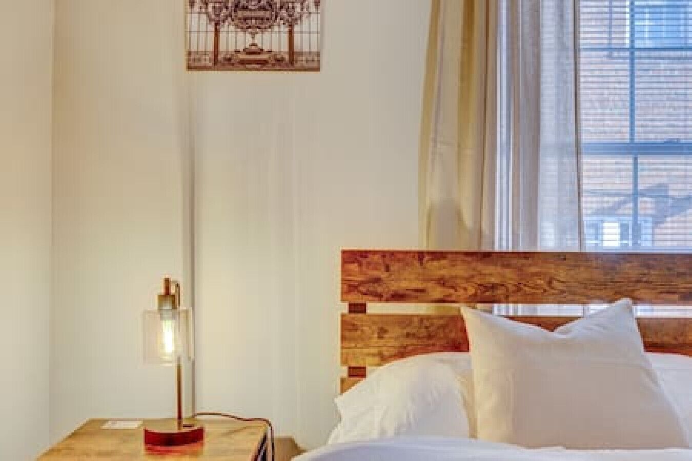 4 habitaciones, escritorio, tabla de planchar con plancha y wifi 