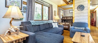 Cozy Ski Retreat on UTV/Snowmobile Trail