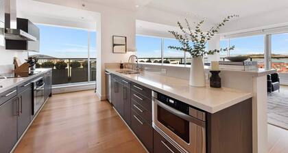 Stunning Penthouse Apartment with Panoramic Views