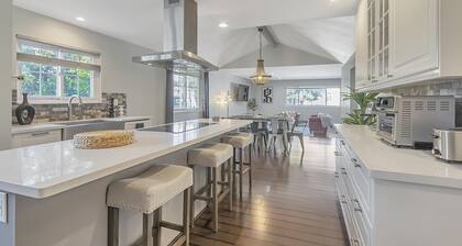 NewLuxHome!PoolTable!HotTub!Heart of Downtown SJ