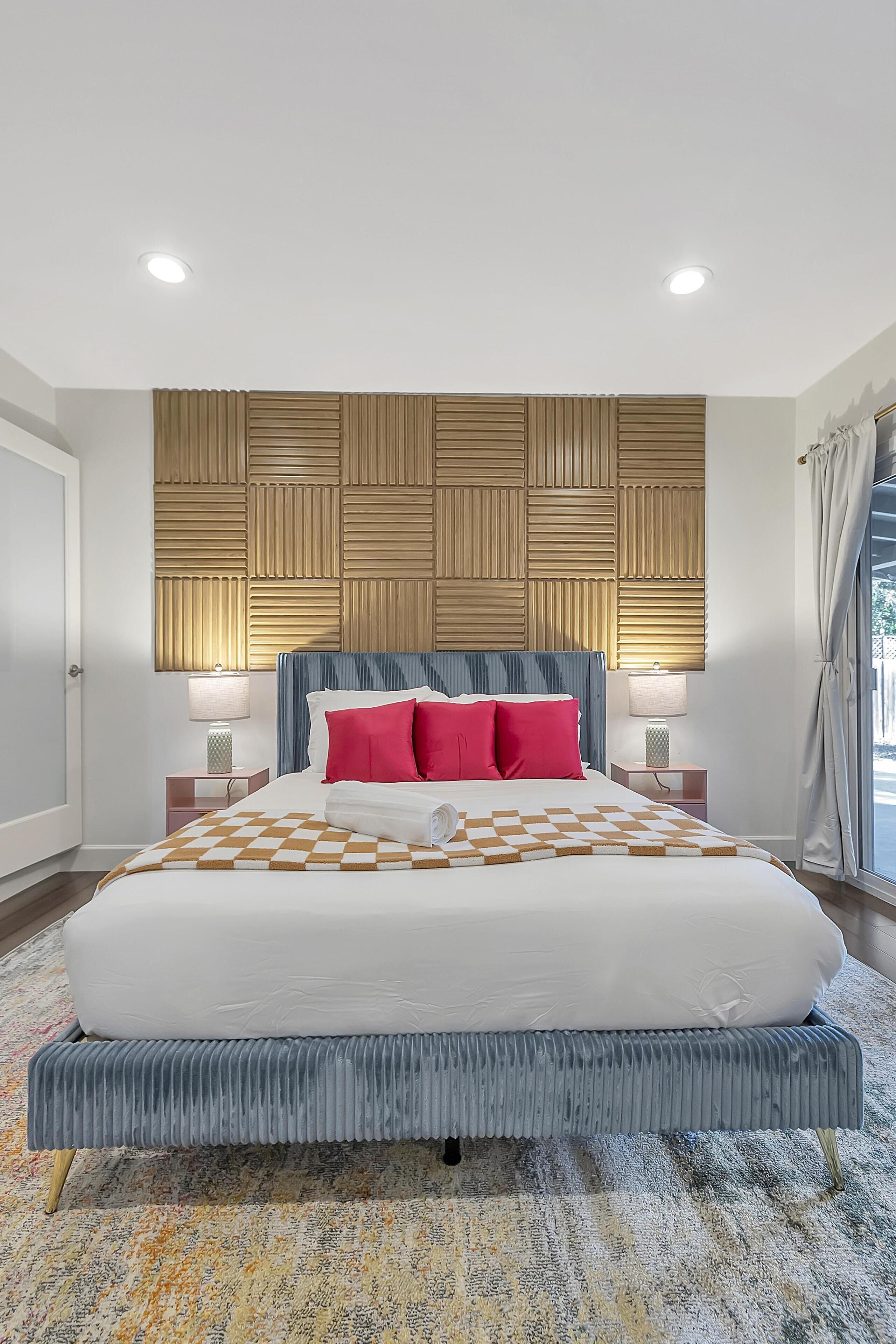5 habitaciones, tabla de planchar con plancha, wifi y ropa de cama 