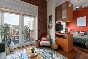 1 habitación, tabla de planchar con plancha, wifi y ropa de cama