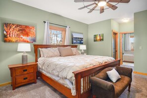 3 bedrooms, iron/ironing board, free WiFi, bed sheets - Riversong Hot Tub Theater Game Room Resort Access (Ellijay)