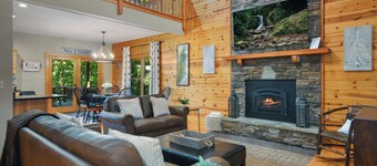 Riverfront, hot tub, resort amenities