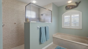 Shower, hair dryer, towels - Gone Coastal - fishing dock and beautiful canal views (Rotonda West)