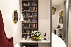 Luxury Double Room | Egyptian cotton sheets, premium bedding, down comforters - Three Rooms Toledo Luxury (Naples)
