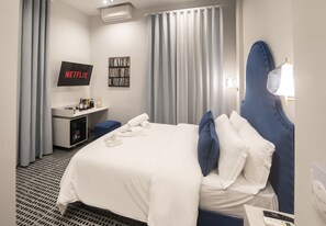 Luxury Double Room | Egyptian cotton sheets, premium bedding, down comforters - Three Rooms Toledo Luxury (Naples)