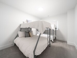 3 Schlafzimmer, Reisekinderbett, kostenloses WLAN, BettwÀsche