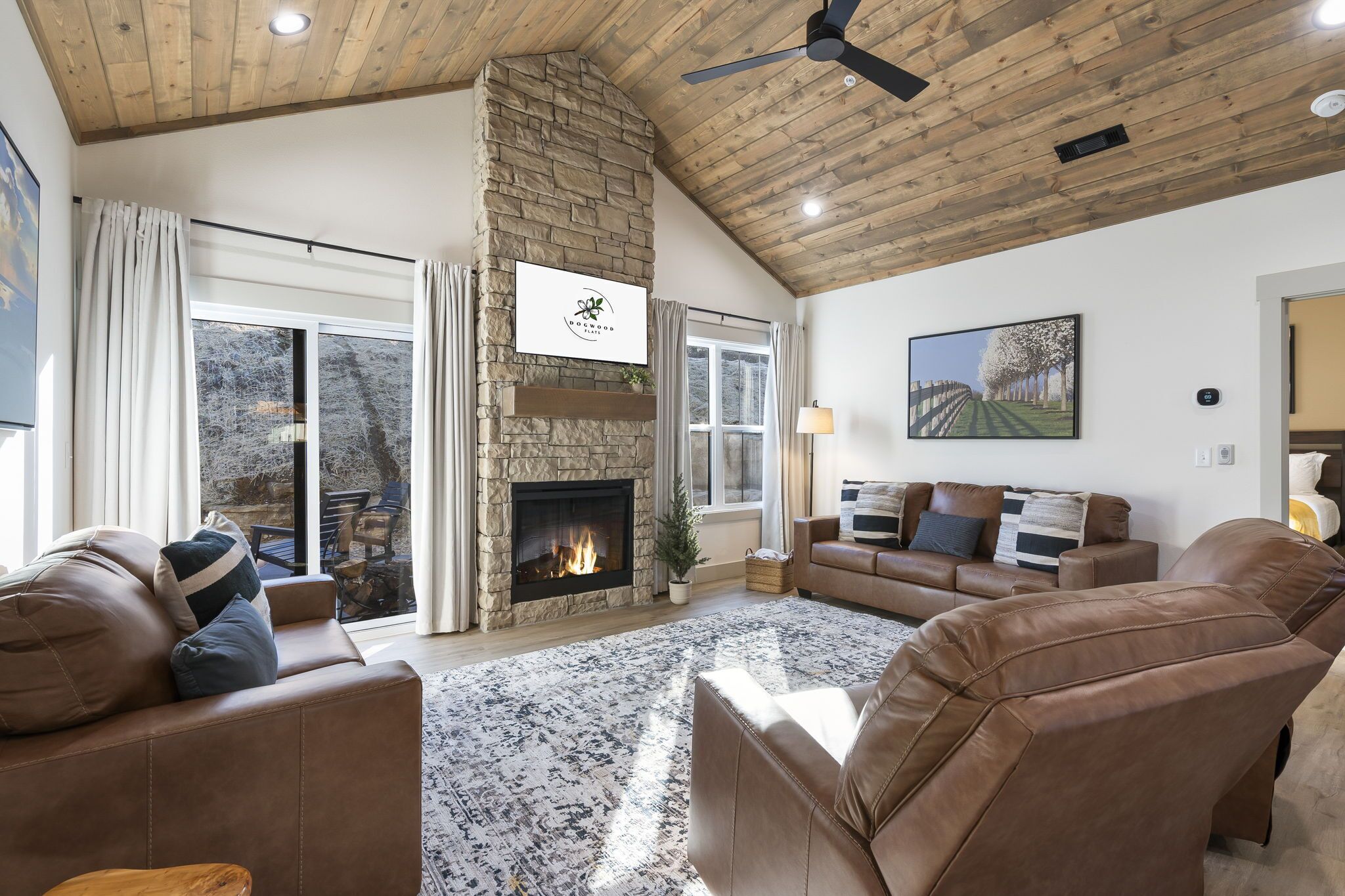 Smart TV, chimenea y futbolito 