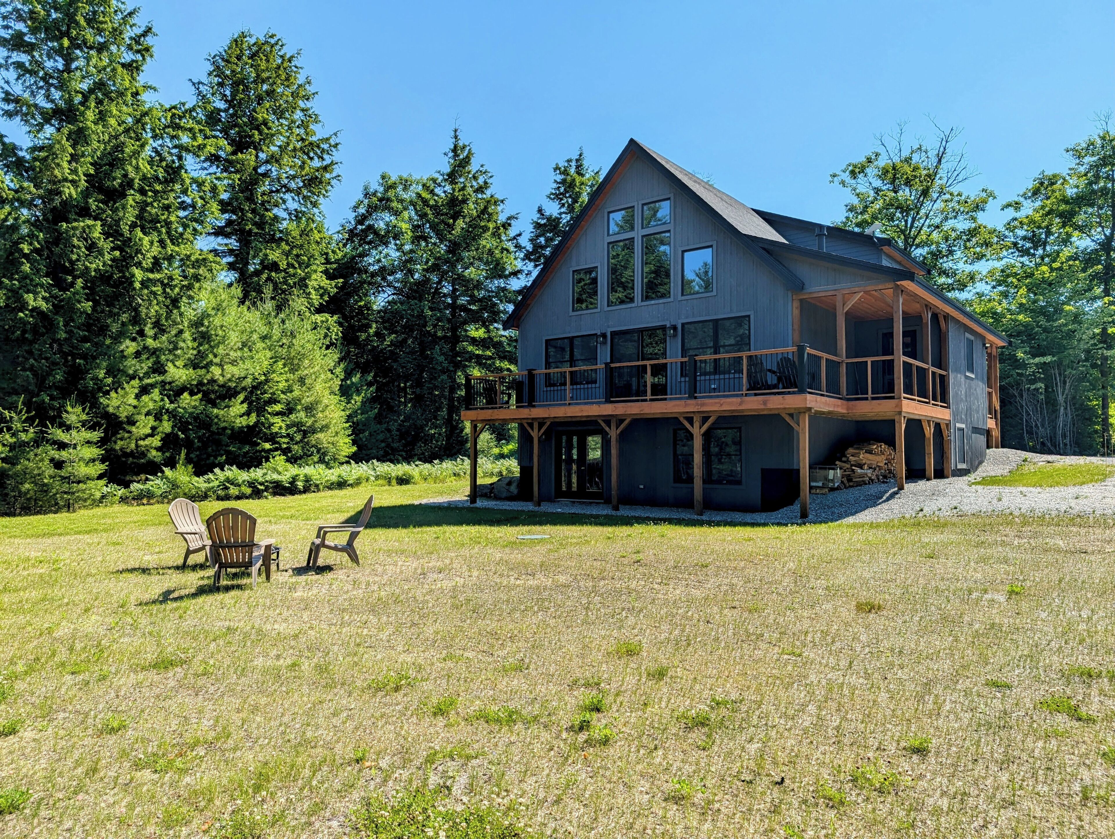 New Sunday River Home w/ Fire Pit & Large Yard