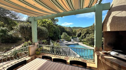 Villa Avec vue mer & Piscine à Portigliolo