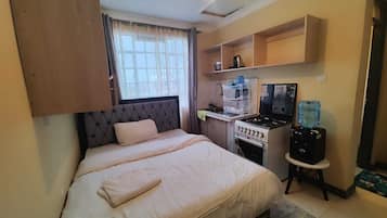 1 bedroom, bed sheets