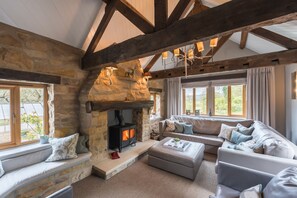 Smart TV, fireplace - Oker Farm  -  a farmhouse  that sleeps 12 guests  in 5 bedrooms (Matlock)