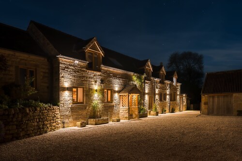 Oker Farm  -  a farmhouse  that sleeps 12 guests  in 5 bedrooms