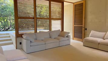 Villa de lujo | Área de sala de estar | Smart TV, Netflix y servicios de streaming