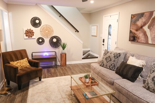 Downtown Woodstock Get Away