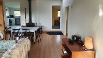 Cottage có tầm nhìn toàn cảnh, 2 phòng ngủ, quang cảnh thung lũng, khu vực sân vườn | Khu phòng khách