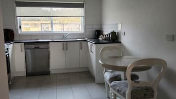 Panoramic Cottage, 2 Bedrooms, Valley View, Courtyard Area | Private kitchen | High chair