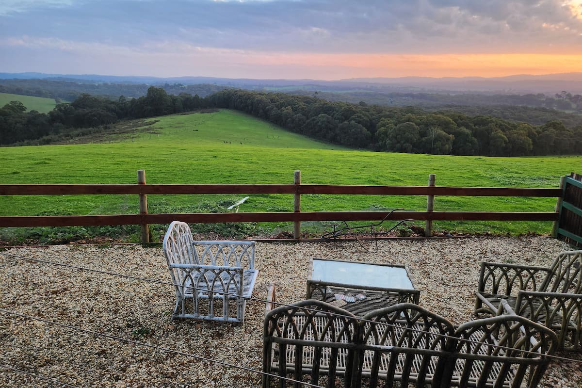 Panoramic-Ferienhaus, 2 Schlafzimmer, Talblick, zum Innenhof hin | Terrasse/Patio