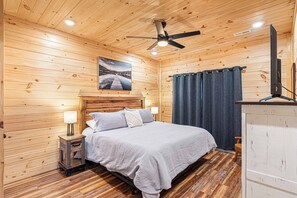 3 slaapkamers, een strijkplank/strijkijzer, wifi, beddengoed