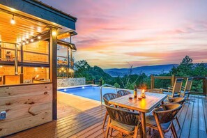 تناول الطعام بالخارج