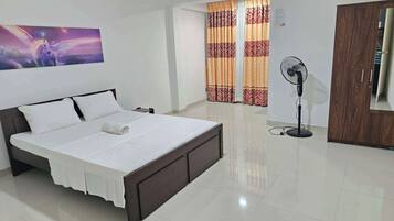 3 habitaciones, tabla de planchar con plancha y wifi gratis