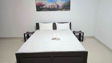 3 bedrooms, iron/ironing board, free WiFi, bed sheets