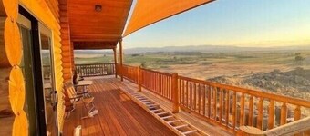 Gorgeous Log Home with Incredible Views
