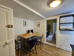 Dining - Appartement Cosy T3 Dans L'hyper Centre! Commodités à Proximités! Netflix (Angers)