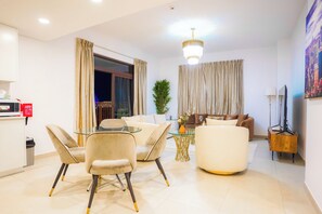 Smart TV - NEW: Luxury Dubai Apartment | Burj Al Arab View (Dubai)