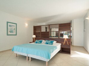 4 chambres, lit de bébé portatif, Wi-Fi, literie fournie