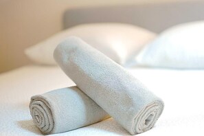 2 habitaciones, tabla de planchar con plancha, wifi y ropa de cama 