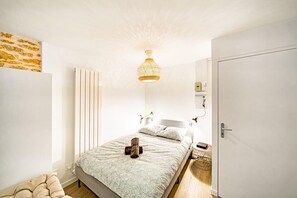 1 bedroom, iron/ironing board, WiFi, bed sheets - Le petit Colbert-Studio cosy-Croix Rousse (Lyon)
