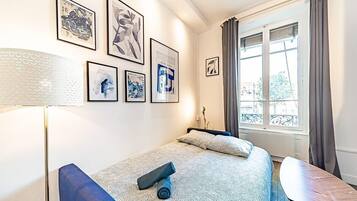 1 camera, Wi-Fi, lenzuola