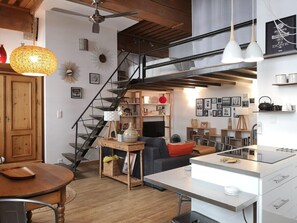 Interior - Authentic Loft with Mezzanine & Exposed Stones – Heart of Lyon (Lyon)