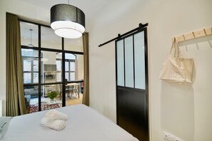 1 bedroom, iron/ironing board, WiFi, bed sheets - Apartment with Terrace - St Paul (Lyon)