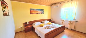 4 soverom, strykejern/-brett, reiseseng for barn og wi-fi