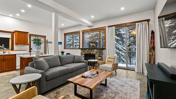 TV connectée, cheminée