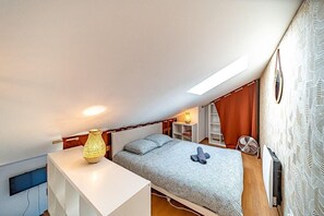 1 habitación, tabla de planchar con plancha, wifi y ropa de cama 